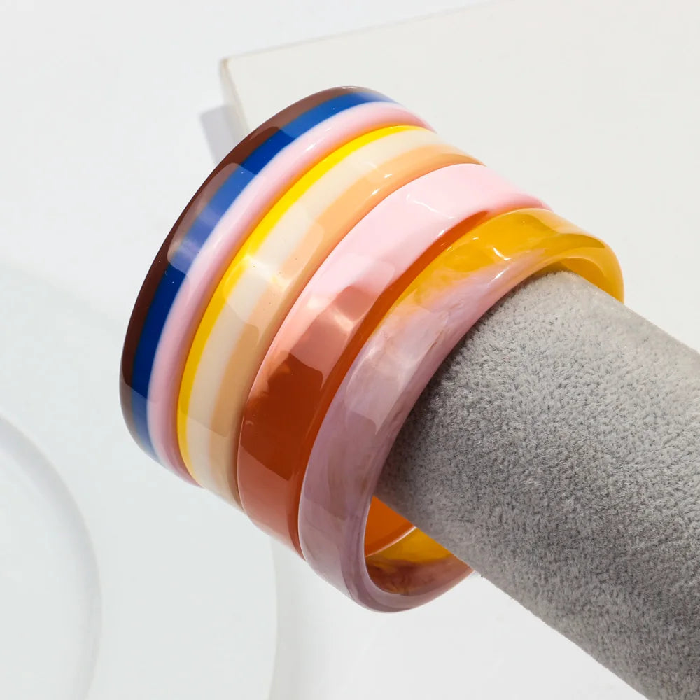 New Resin Gradient Bangles Bracelets for Girls Boho Acrylic Round Wide Cuff Bangles 2024 Jewelry Gifts